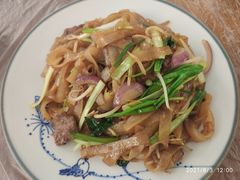 干炒牛河-李记潮汕砂锅粥(营福路店)