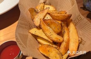 Garlic Black Truffle Cheese Fries
