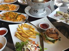 -Baan Ploy Samed Restaurant ร้านอาหารบ้านพลอยเสม็ด