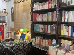 -荒岛书店(黄县路店)