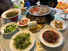 -阿瓦山寨·湘菜现炒·剁椒鱼头王(咸阳总店)