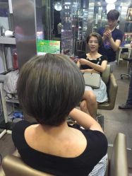 -天下皇剪新潇洒美容美发
