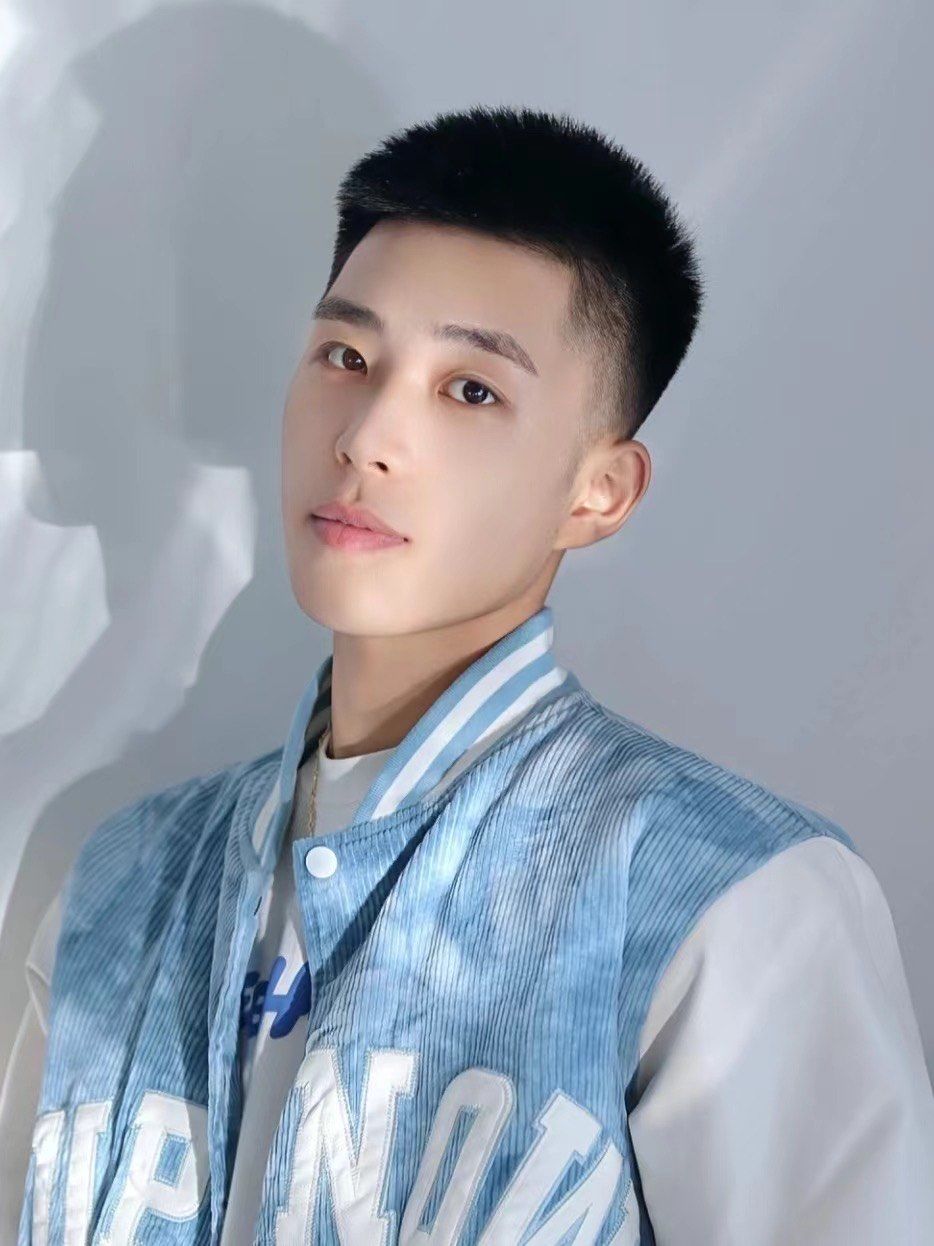 一款不用打了一非常清爽帅气发型#男士发型 #男士发型 #男士发型