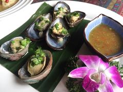 酸辣葱油青口贝-忘忧草融合私房菜(红鼎国际店)