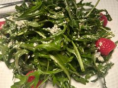 芝麻菜蓝纹芝士树莓配松露油醋汁-Ponte 意大利餐厅