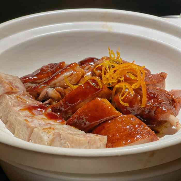 客语-客家菜(世纪汇店)-"猪肉汤很棒 够烫够味 加入胡椒粉和葱花.