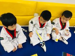 -金载勋跆拳道场(玲东花园店)