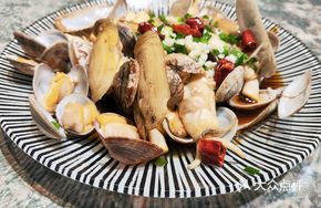 Scallion Oil Clams and Mussels