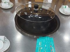 -屯老二农家铁锅炖·行业领军者(梅江店)