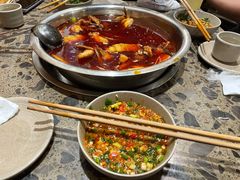 -肖肖酸萝卜鱼火锅(总店)