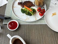 西冷牛排配黑椒汁-TABLE·味西餐厅-成都茂业JW万豪酒店