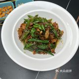 天冷了，鱼头泡饭该安排上了