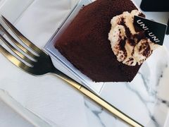 -UNI UNI(环亚凯瑟琳店)