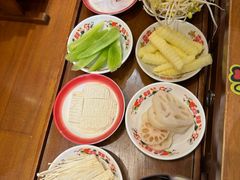 -沸炉重庆老火锅(军事博物馆店)