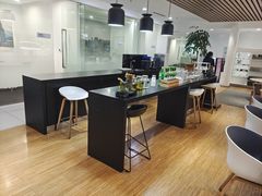 -杭州中沃沃尔沃4S店(滨江区店)