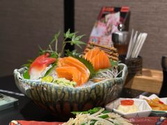 -山川小町·极番烧肉(新地假日广场店)