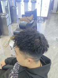 -藤野造型烫染·漂发