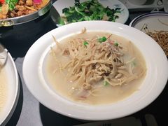 -吴越荣记苏州菜·松鼠桂鱼100%活鱼现做(斜塘老街店)