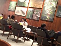 大堂-星巴克(广州百信广场东区店)