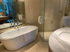 -上海佘山世茂艾美酒店