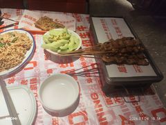 -威记烧嘢·南宁烧烤·超级生牛(绿地店)