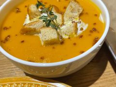 南瓜汤-HELLO 27 意面·沙拉·帕尼尼