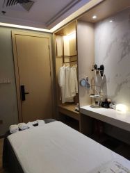 -香港倾城国际·美容美体中心