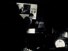 -东岸Cafe 爵士俱乐部