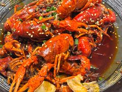 -肥肥虾庄·金牌油焖大虾(汉街SKP店)