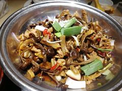 干锅鹿茸菇炒肉片-大碗先生(万家丽店)