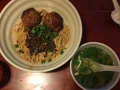 -佬钱湾仔(衣裳街店)