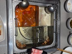 番茄锅底四宫格-海底捞火锅(高新万达店)