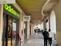 -百联奥特莱斯广场(南京店)