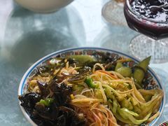 凉拌素菜-努尔古丽奶茶