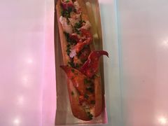 -Pinchy's Lobster & Champagne Bar