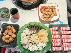 -钢管厂五区小郡肝串串香火锅(梅川路店)