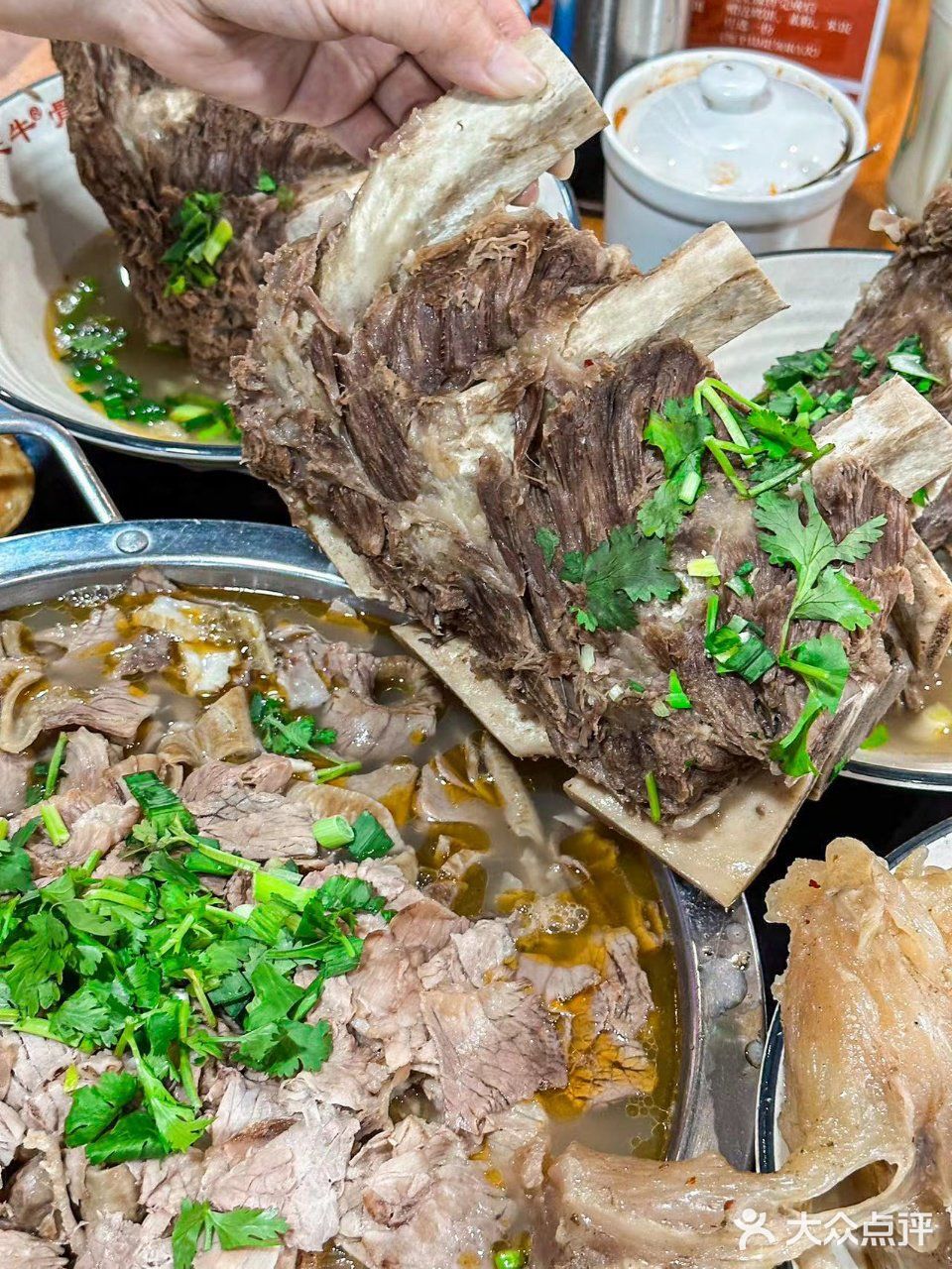 家人们!发现新大陆了牛肉锅怎么这么好吃😋