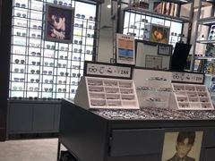-回瑞眼镜·蔡司·依视路官方授权店(广益路万达店)