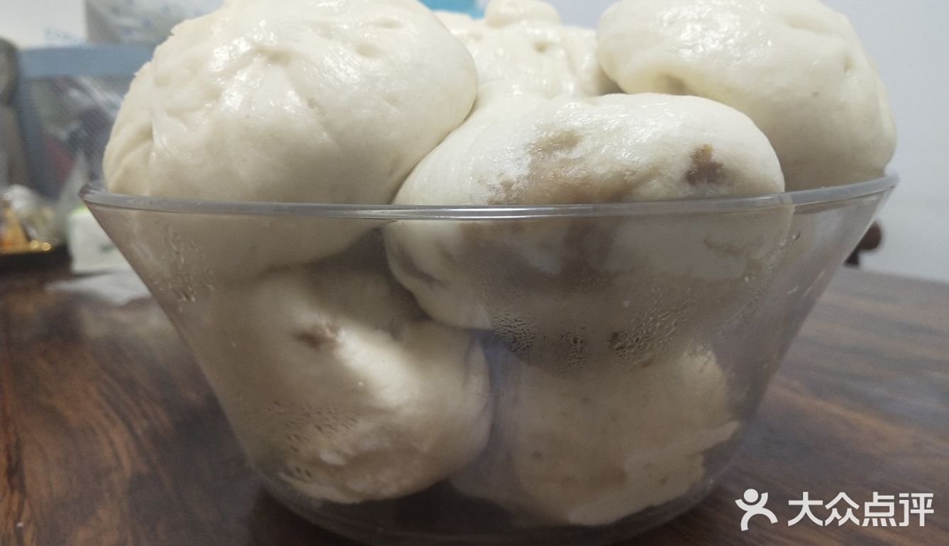 模仿请回答1988的场景做了一盆的包子