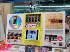 -4iNLOOK美瞳店(龙之梦购物中心虹口店)