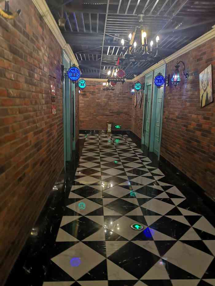 首秀量贩式ktv(汇邻广场店)