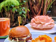 -潮一不贰·法式甜品·生日蛋糕·西式简餐(外滩店)