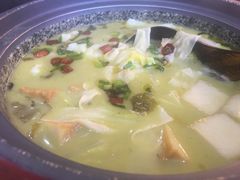 -周鱼小馆石锅酸菜鱼(活力汇店)