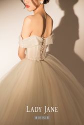 -Lady  Jane高端婚纱礼服馆