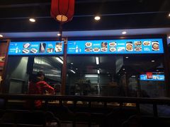 门面-亿诣蝎府炸酱面羊蝎子火锅(酷车小镇店)