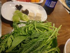 -牛满溢·自助潮汕鲜牛肉火锅(龙汇路店)