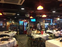 大堂-鲜入围煮花胶鸡海鲜火锅