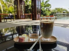 -亚龙湾喜来登·美景台大堂吧