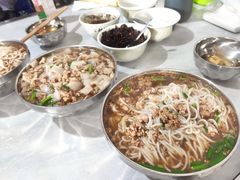 -正宗杨记普洱酸醋米线(总店)