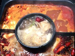 -老牌坊云南鱼豆花火锅(哈西万达店)